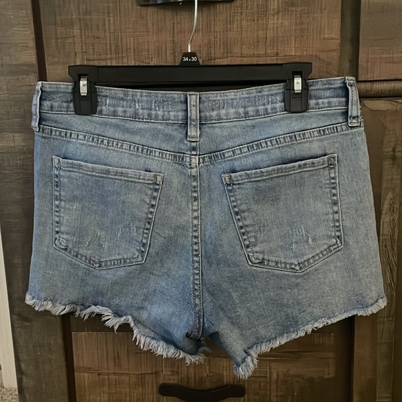 Jean shorts - Picture 2 of 3